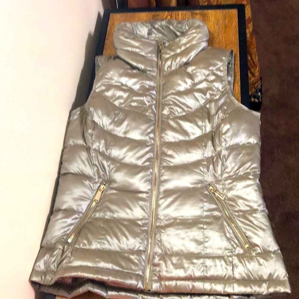 Calvin Klein women’s puffer vest SIZE: SMALL